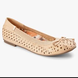 Vionic Nude‎ Spark Surin Perforated Laser-Cut Design Arch Support Shoes NWOT 10